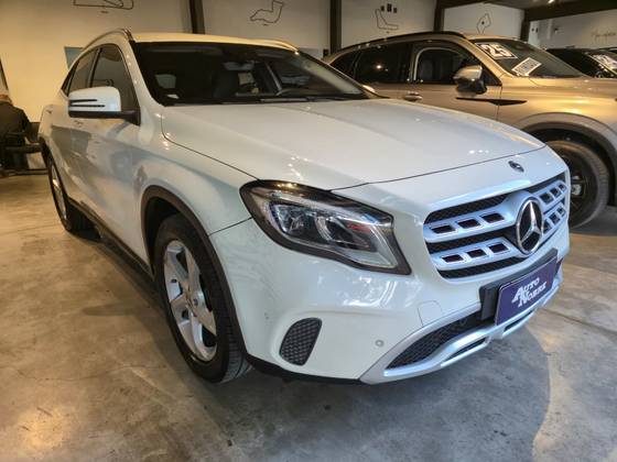 MERCEDES-BENZ GLA 200 1.6 CGI FLEX ADVANCE 7G-DCT MERCEDES-BENZ GLA 200 1.6 CGI FLEX ADVANCE 7G-DCT